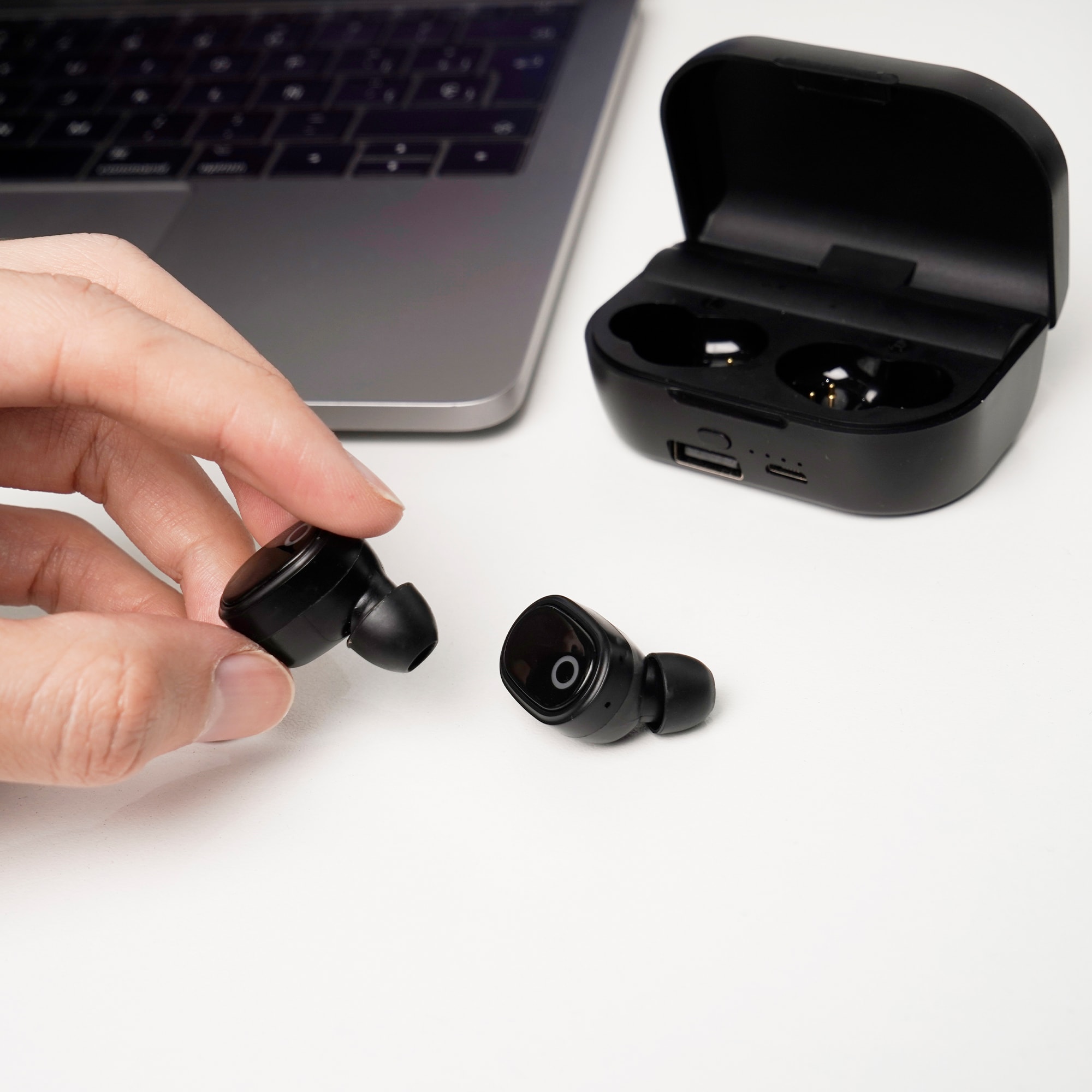 Audífonos Bluetooth Elton en color negro