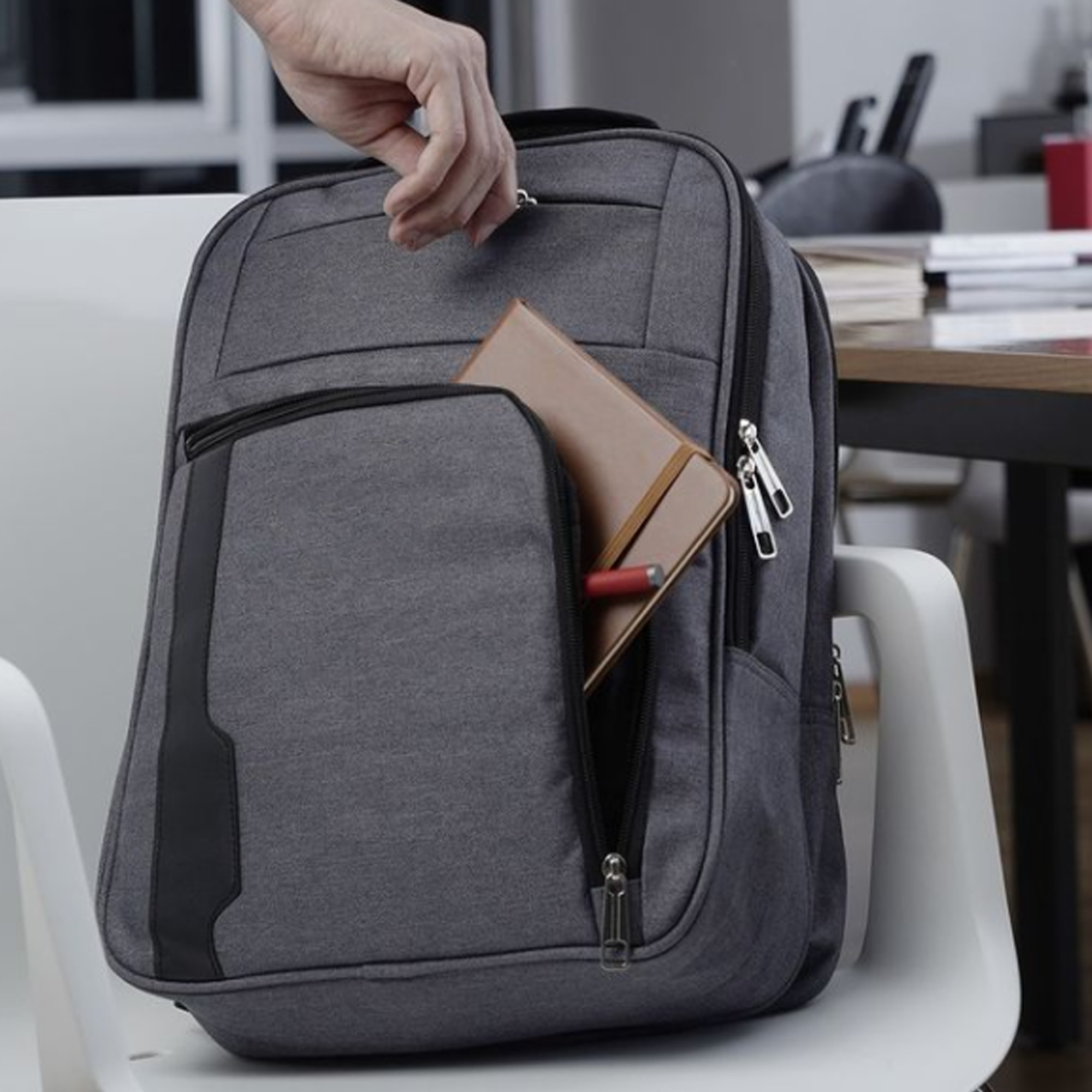 Mochila Alba en color gris